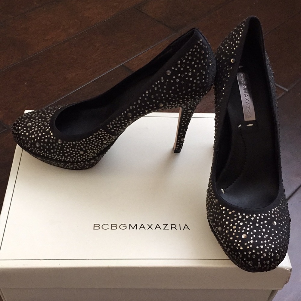 BCBG MAXAZRIA pumps